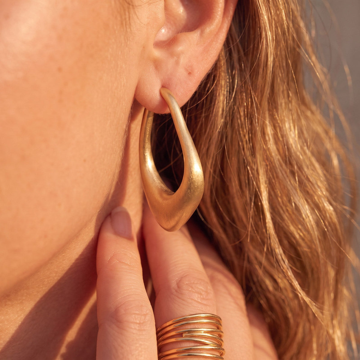 Sculptural Hoop Earrings - Gold