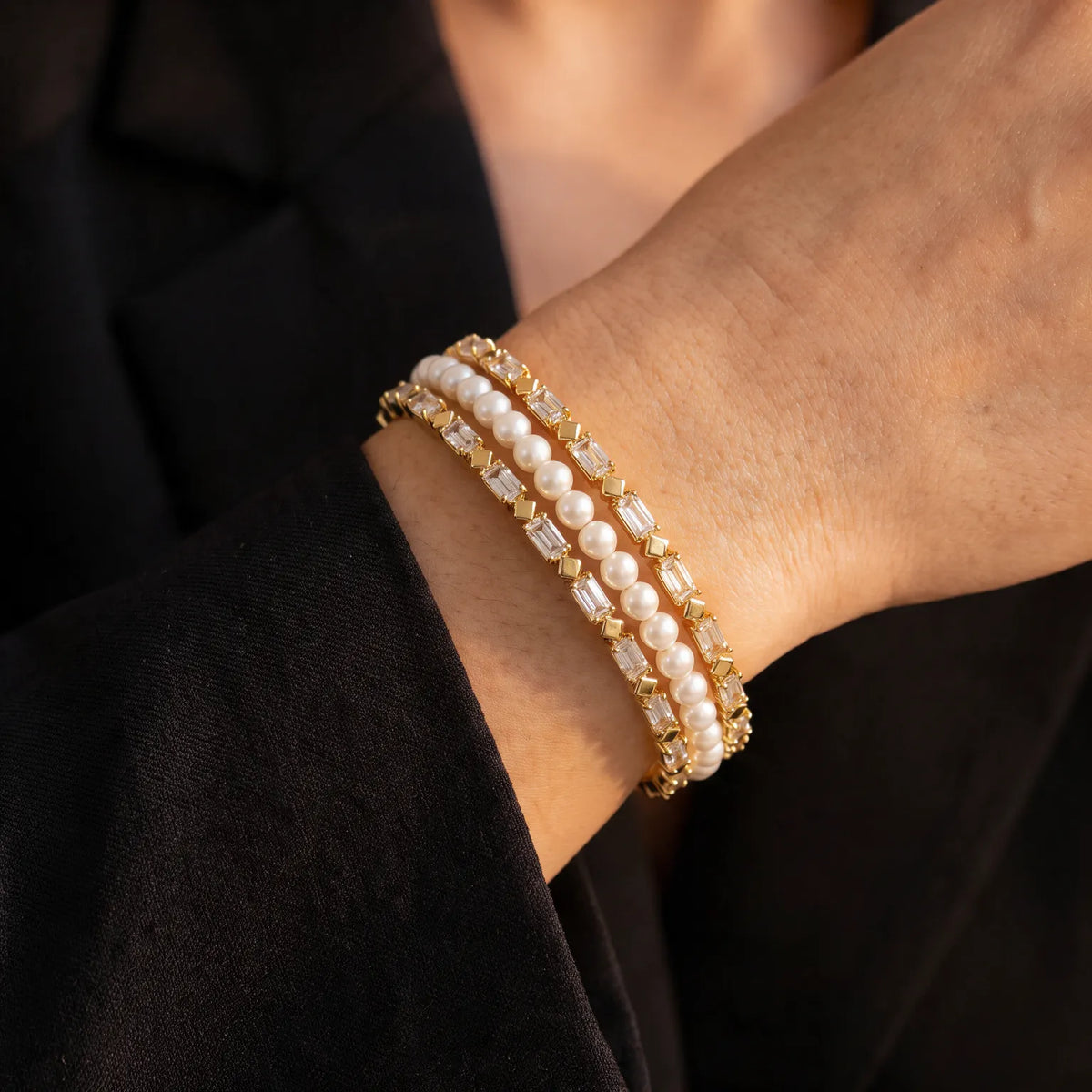 Aurora Pearl Bangle