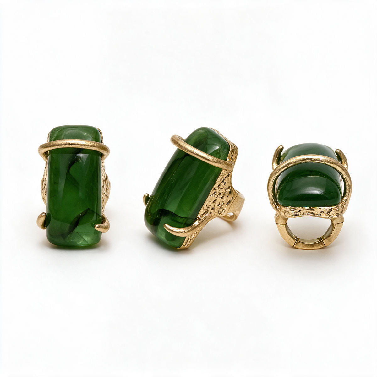 Gold ring with green stone photo 1