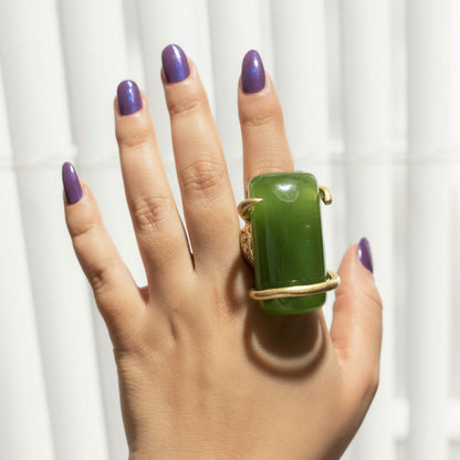 Gold ring with green stone photo 2